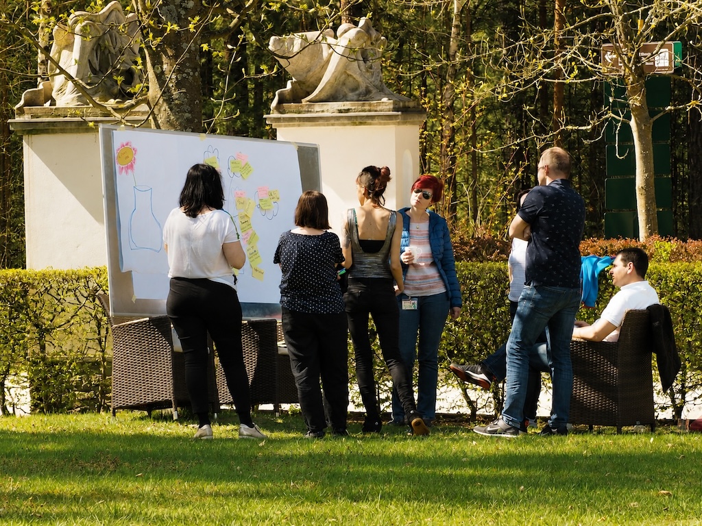 Outdoor strategy workshop with flipchart